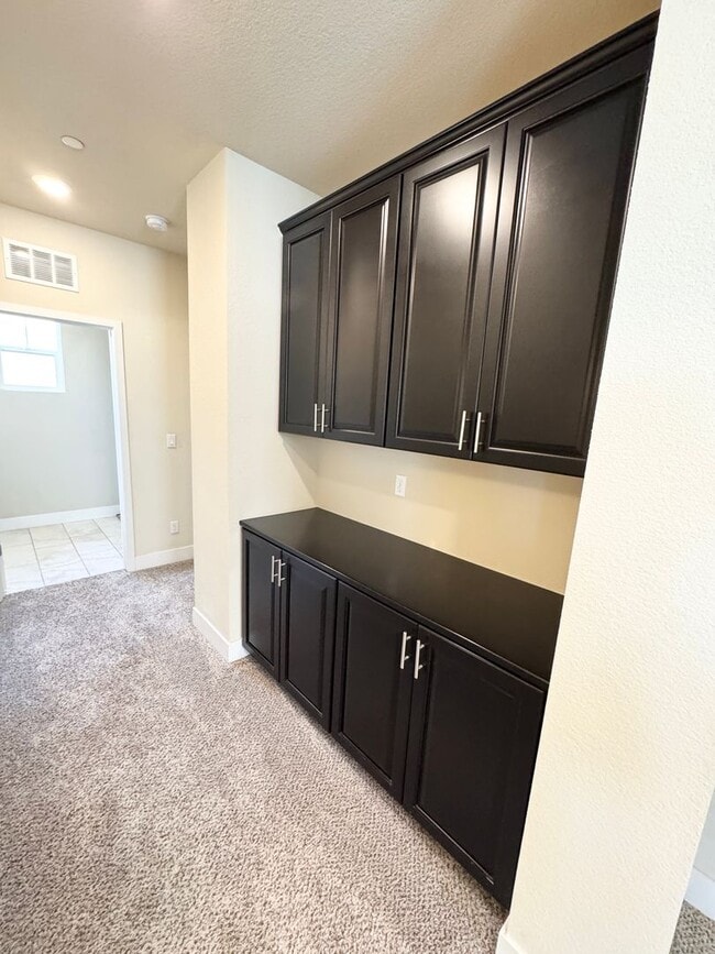 Building Photo - Resort-Style Living in Natomas Meadows | 4BD + Clubhouse & Pools SEE VIDEO