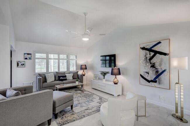 Building Photo - 6 Lexington Ln E