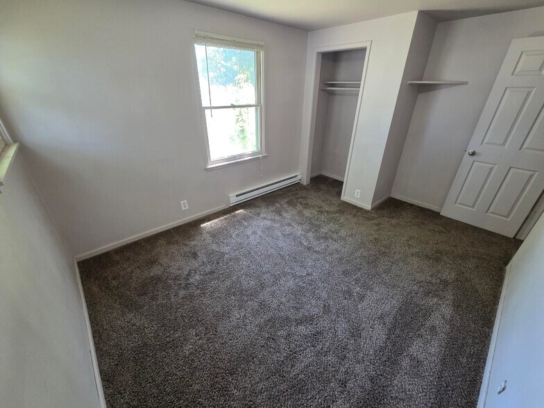 Building Photo - 420 N Mattson Dr