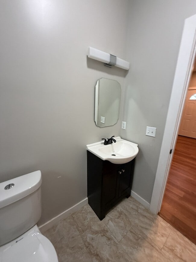 Building Photo - 430 Schmidt Rd