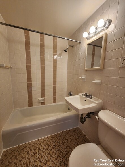 Building Photo - 168 North Beacon St