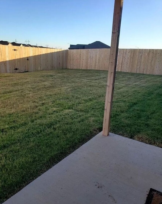 Building Photo - Rare 4 Bedroom Available 10/14/24 In Frenship