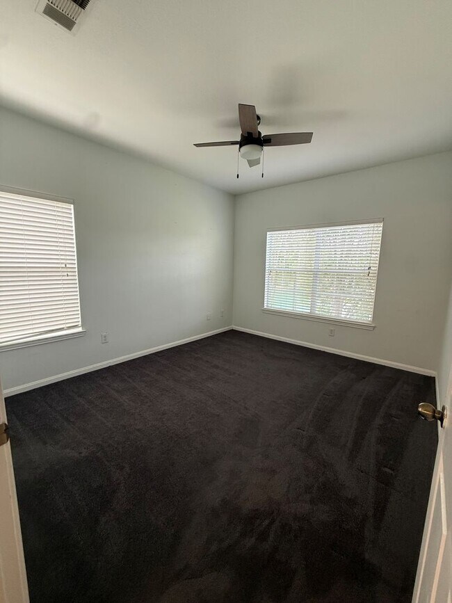 Building Photo - Longleaf Villas