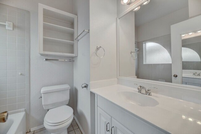 Building Photo - 2801 Rio Grande St