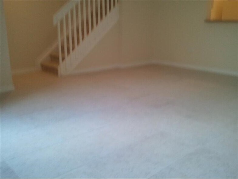 Building Photo - 2271 NE 42nd Cir