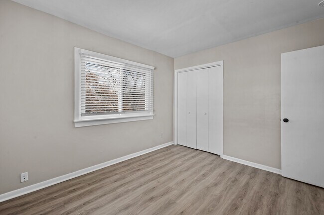 Building Photo - 1236 Underwood Ave SE