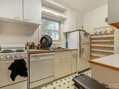 Building Photo - 822 Edgewood Pl