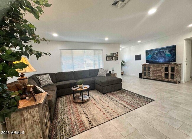 Building Photo - 11832 N Balboa Dr