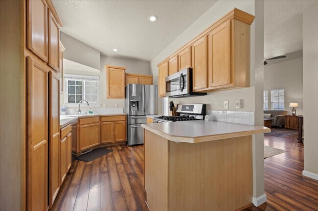 Building Photo - 1102 Heckathorn Pl
