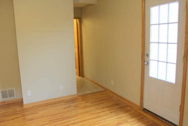 Building Photo - Spacious, 5bd, 2.5 renovated home in Midway!! AVAILABLE NOW