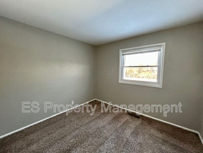 Building Photo - 6740 Doris Dr