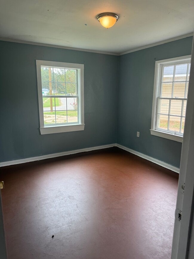 Building Photo - 4011 Myrtle St