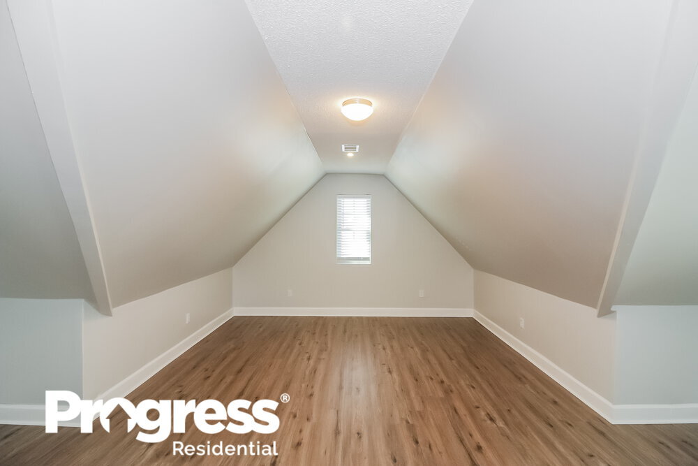 Building Photo - 1448 Carlton Ridge Dr