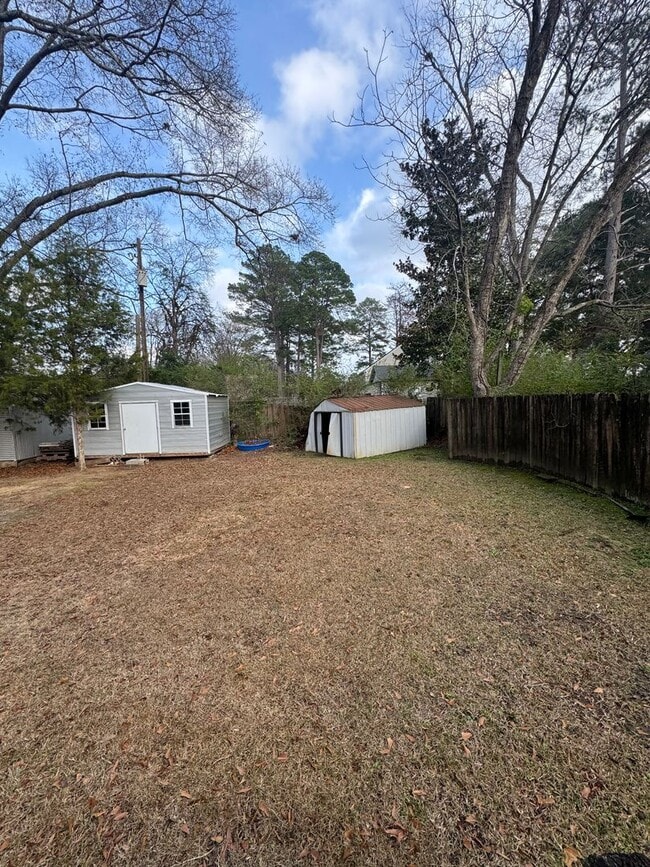 Building Photo - 3BR/1BA Northport