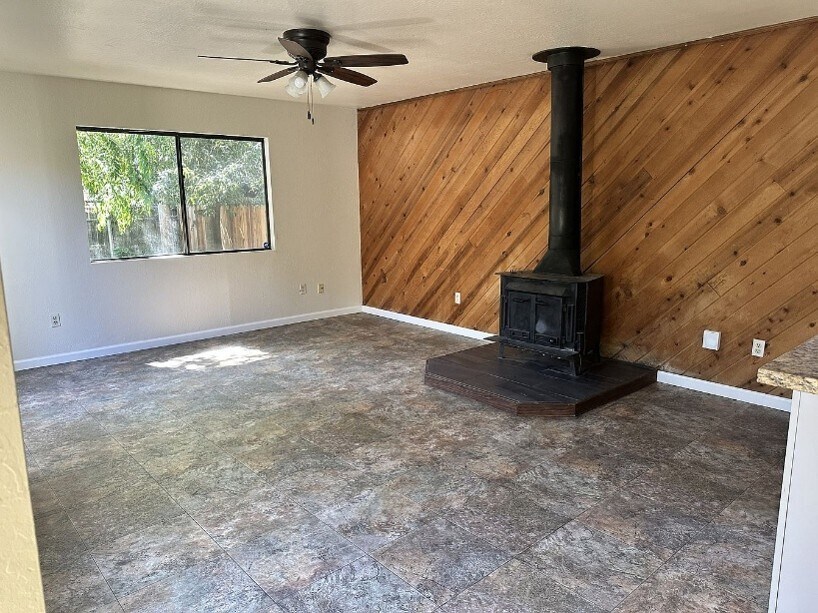 Family Room - 1125 Park Blvd