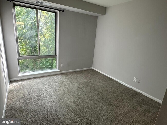 Building Photo - 222 Echelon Rd