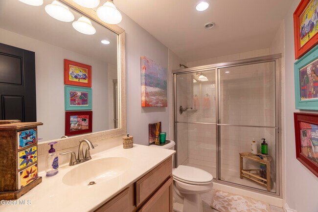 Building Photo - 5 Maria Ln