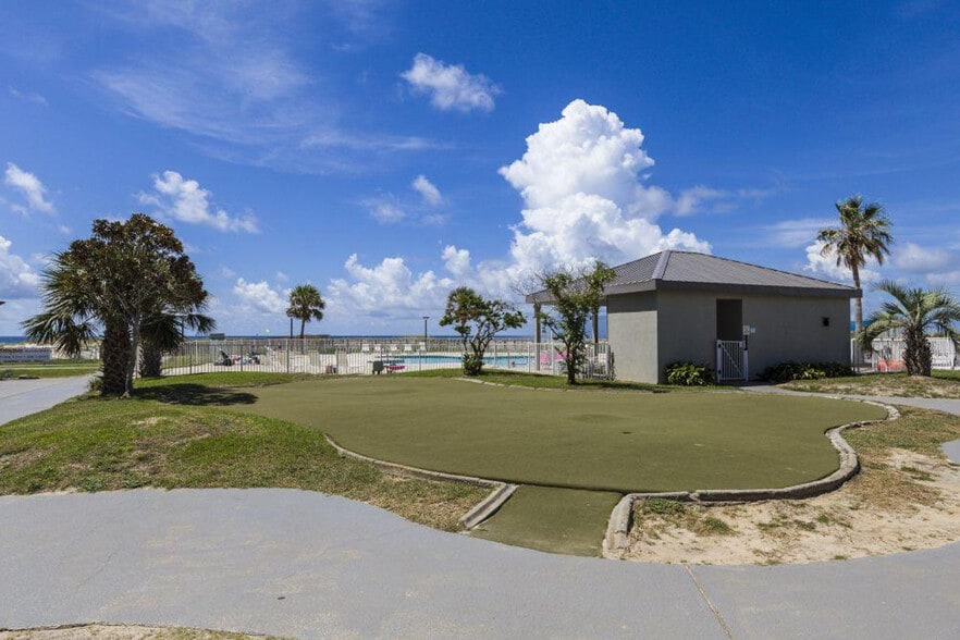 Building Photo - 375 Plantation Rd
