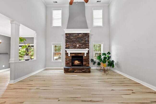 Building Photo - 3537 Bunting Dr