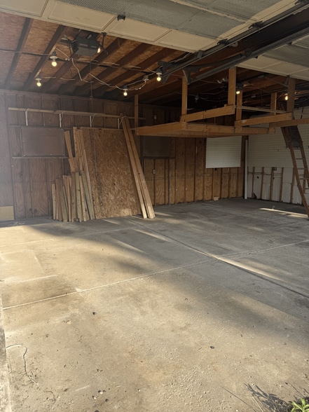 Building Photo - 3684 Walden Ave