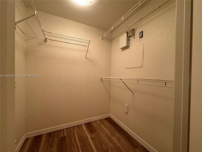 Building Photo - 2557 Centergate Dr