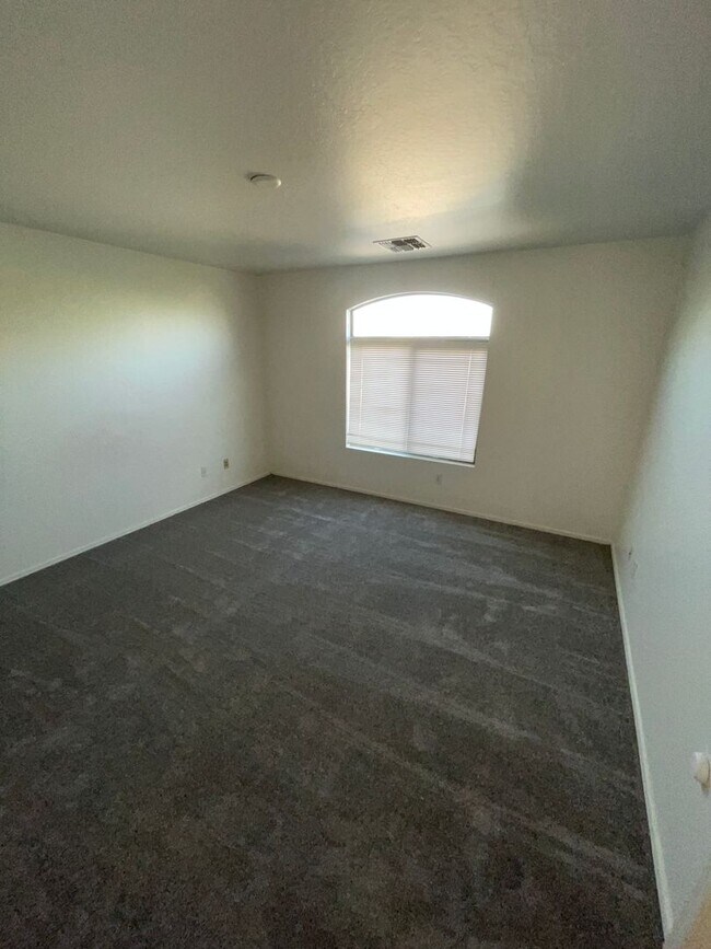 Building Photo - 5707 S 31st Dr
