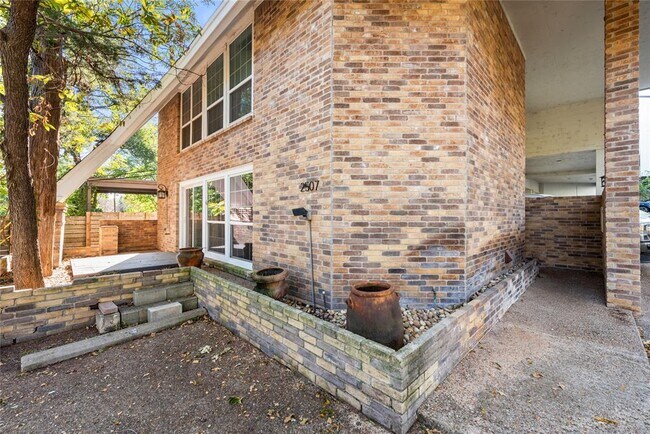 Building Photo - 2507 Quarry Rd