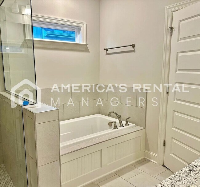 Building Photo - NEW CONSTRUCTION - Spacious Sifford Plan with Three Car Garage!