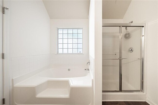 Building Photo - 715 Moonlight Way