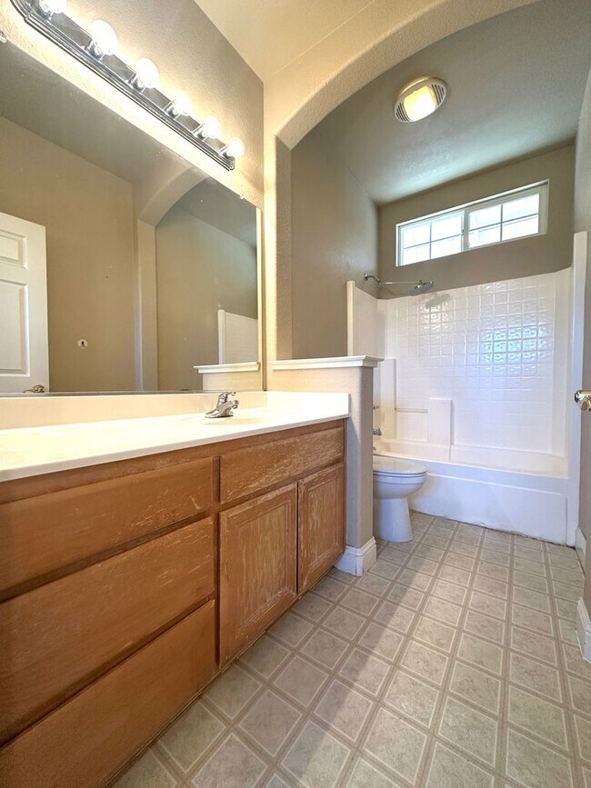 Building Photo - 2369 Fernwood Ln