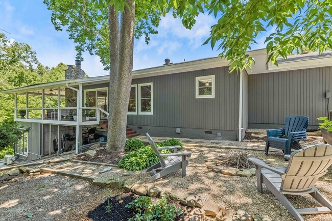 Building Photo - 22 Shakespeare Dr