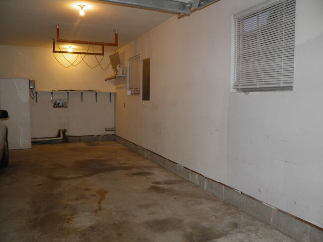 Building Photo - 212 Priscilla Dr