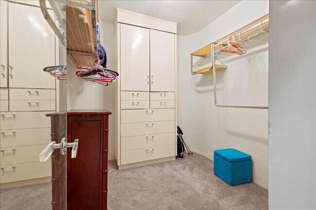 Building Photo - 5304 Woodlands Blvd