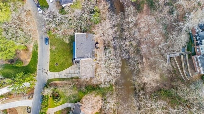 Building Photo - 942 Peachtree Battle Cir NW