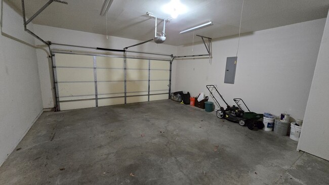 Building Photo - 7309 Raphael St