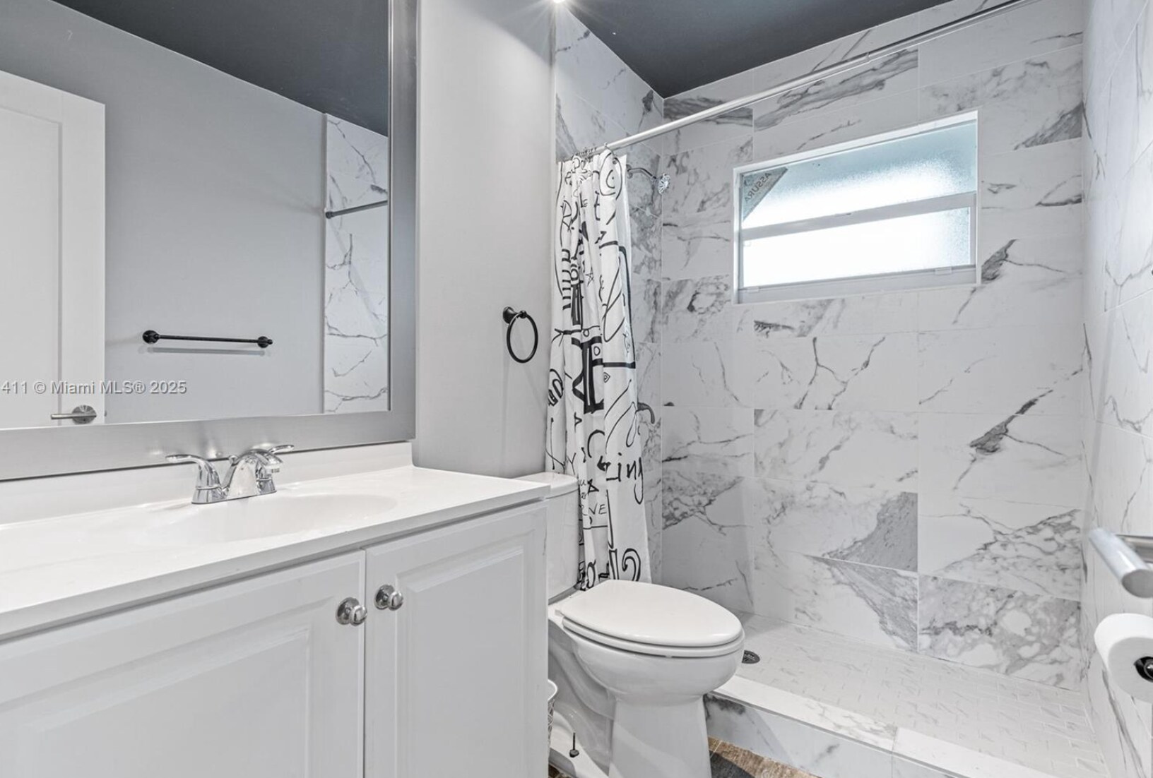 Building Photo - 8351 SW 39th Ct