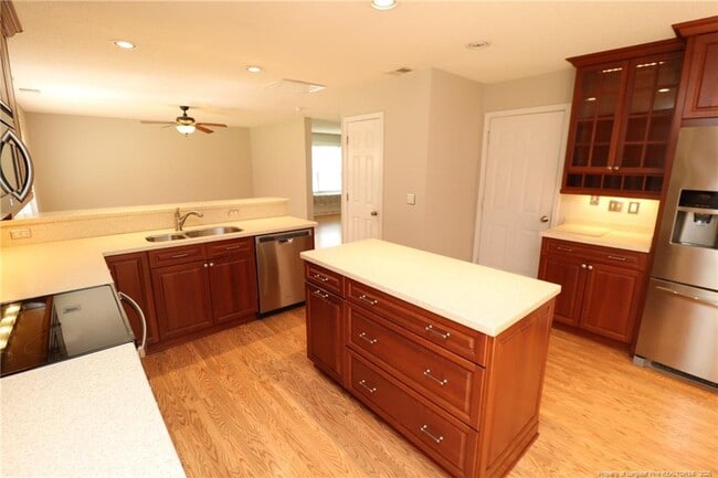 Building Photo - 217 Hartshorn Ct