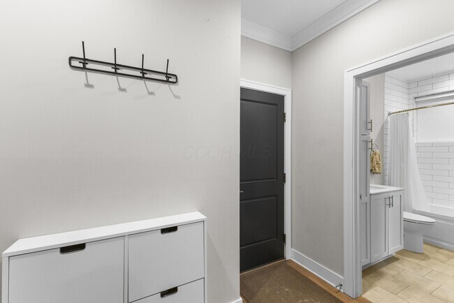 Building Photo - 293 Auden Ave