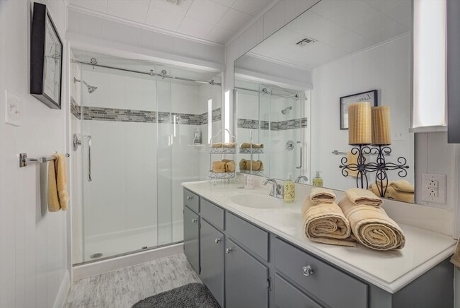 Building Photo - 22 Winged Foot Dr