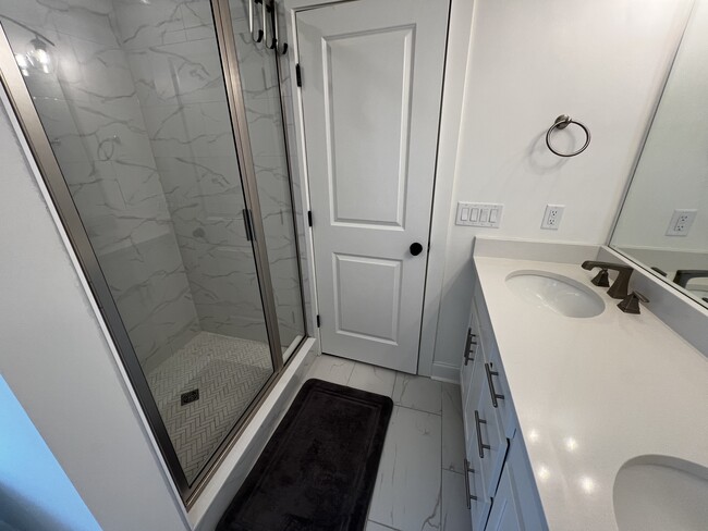 Building Photo - 129 Stewarts Lndg Dr