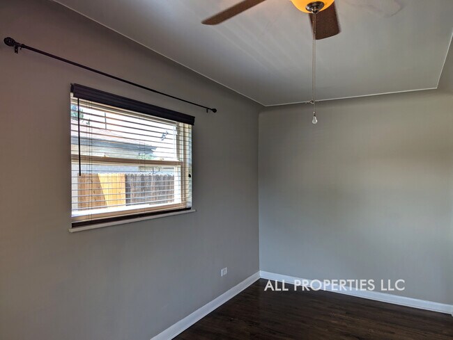 Building Photo - 3511 Newport St