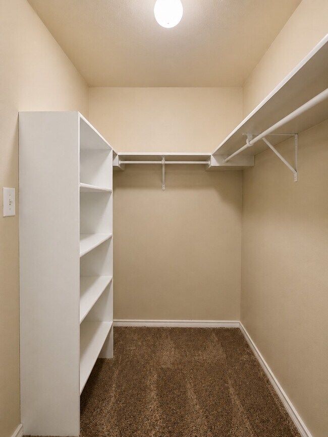 Building Photo - 525 Eagles Nest Cove