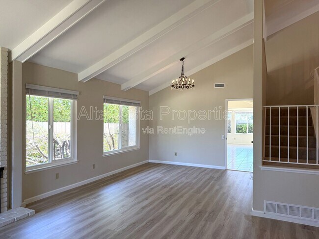 Building Photo - 12480 Escala Ln
