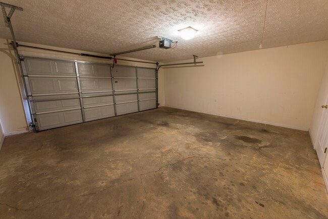 Building Photo - 894 Tulane Rd