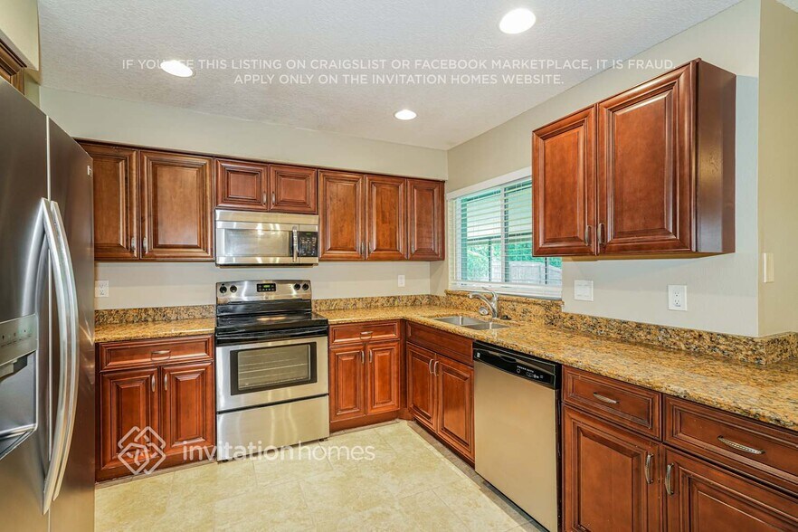Building Photo - 15101 Southfork Dr