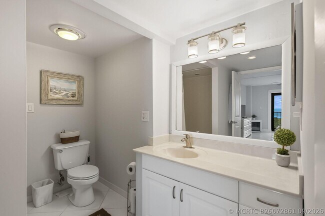 Building Photo - 801 S Ocean Dr