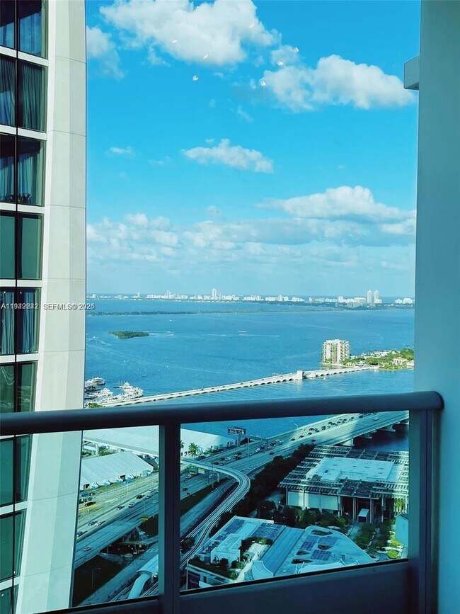 Building Photo - 900 Biscayne Blvd