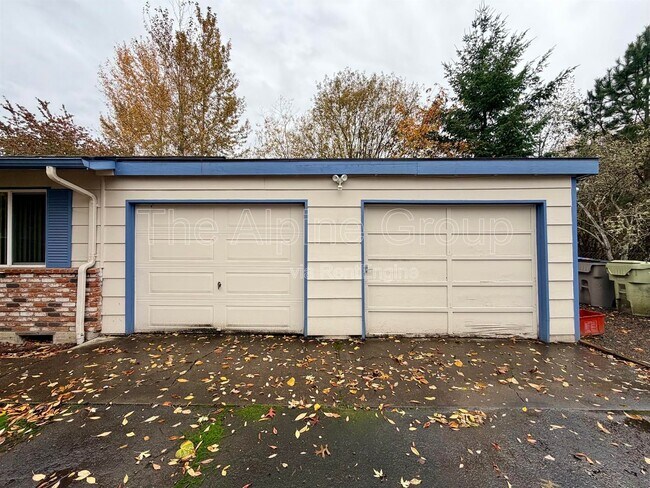 Building Photo - 12220 SW Longhorn Ln