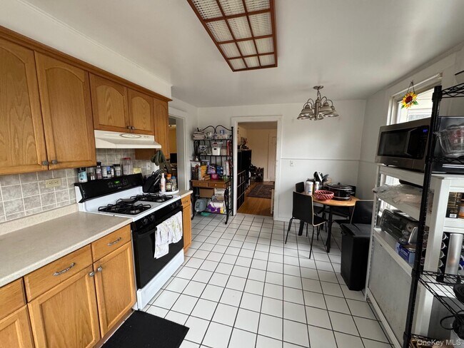 Building Photo - 78 Duncan Ave