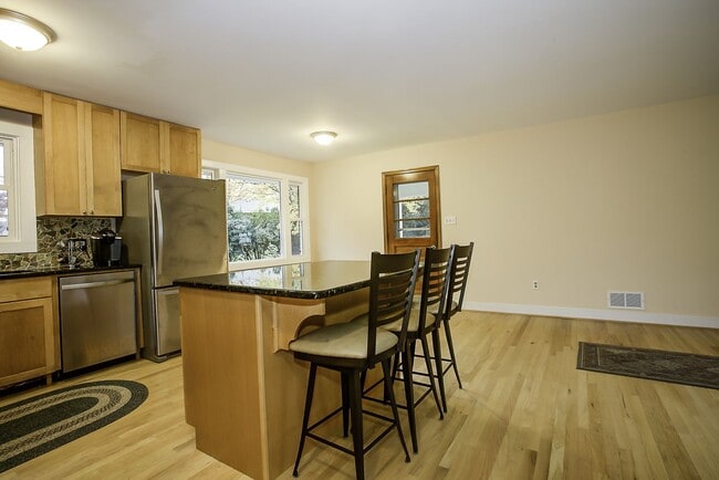 Building Photo - 110 Shasta Ct